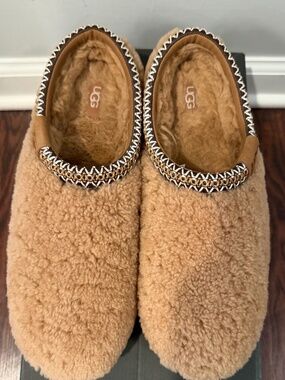 UGG Tasman Curly Brand New in box